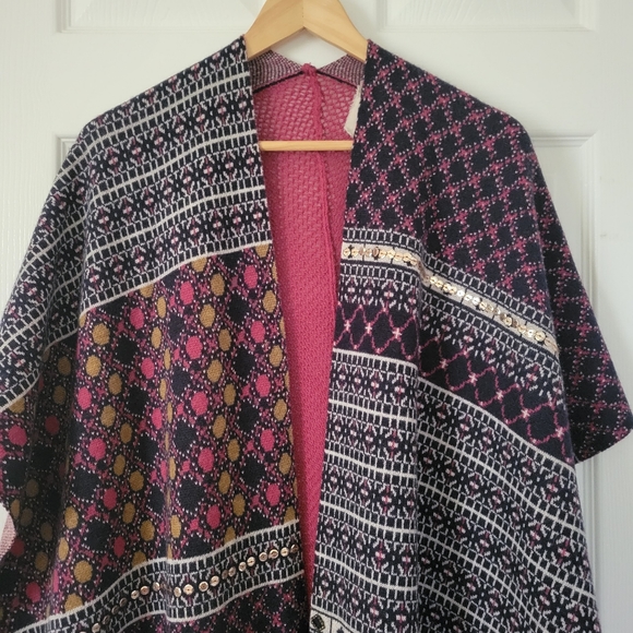 Angel Of The North Shawl - Picture 3 of 12